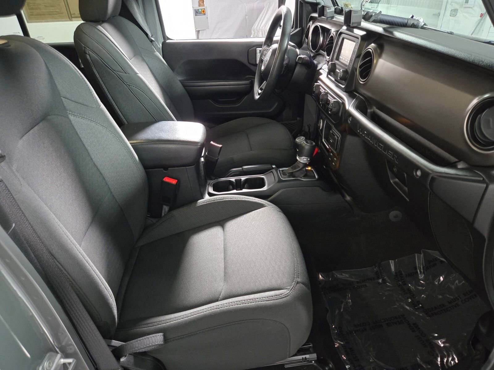 Used 2021 Jeep Wrangler Unlimited Sport AWD/4WD image 3