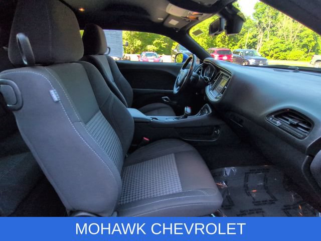 Used 2020 Dodge Challenger SXT w/ Driver Convenience Group AWD/4WD image 29