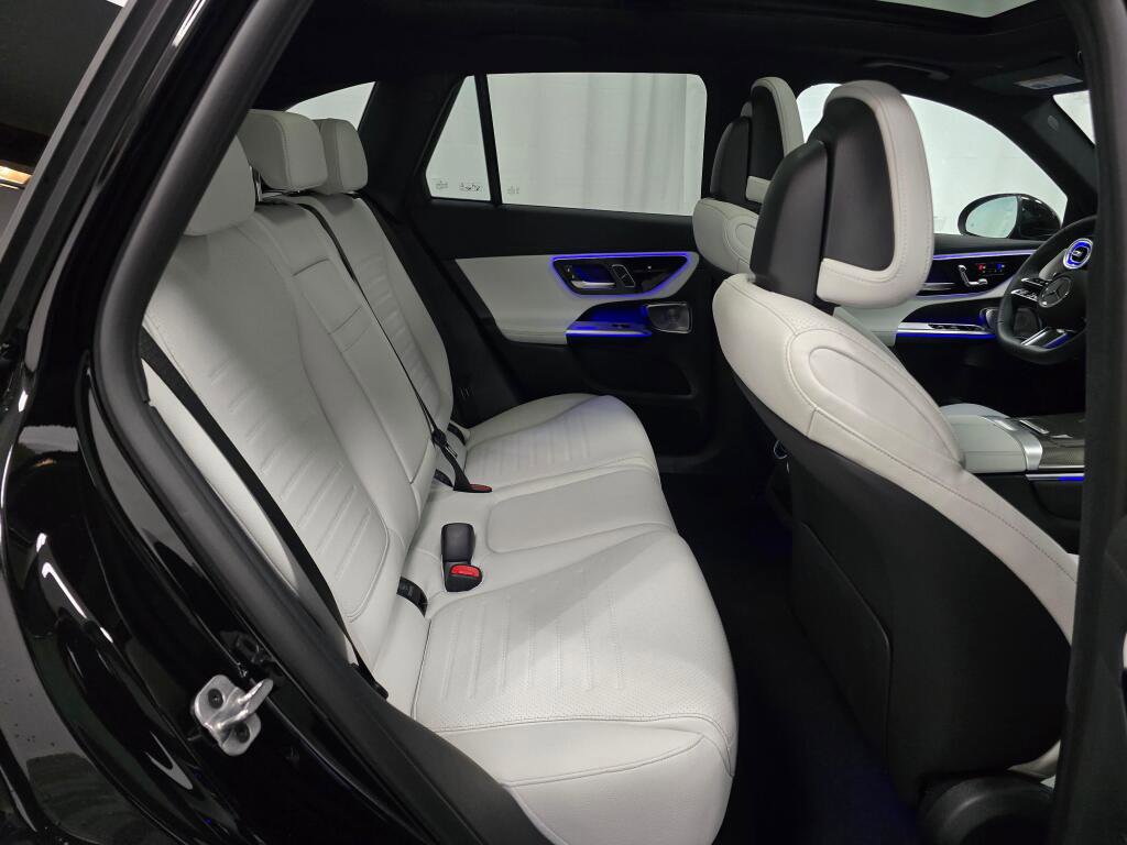 New 2026 Mercedes-Benz GLC 300 4MATIC image 23