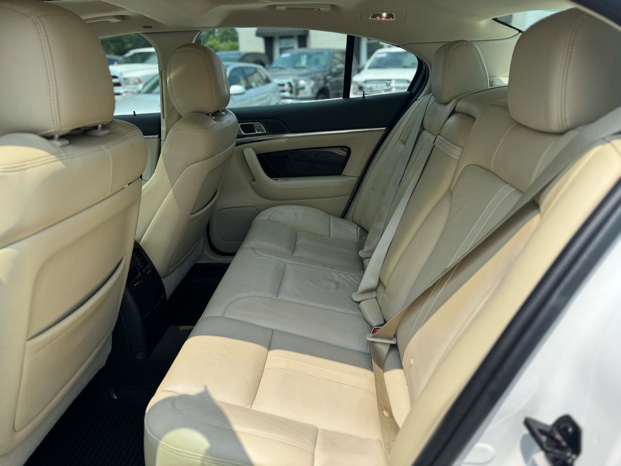 Used 2014 Lincoln MKS AWD w/ Equipment Group 101A image 22