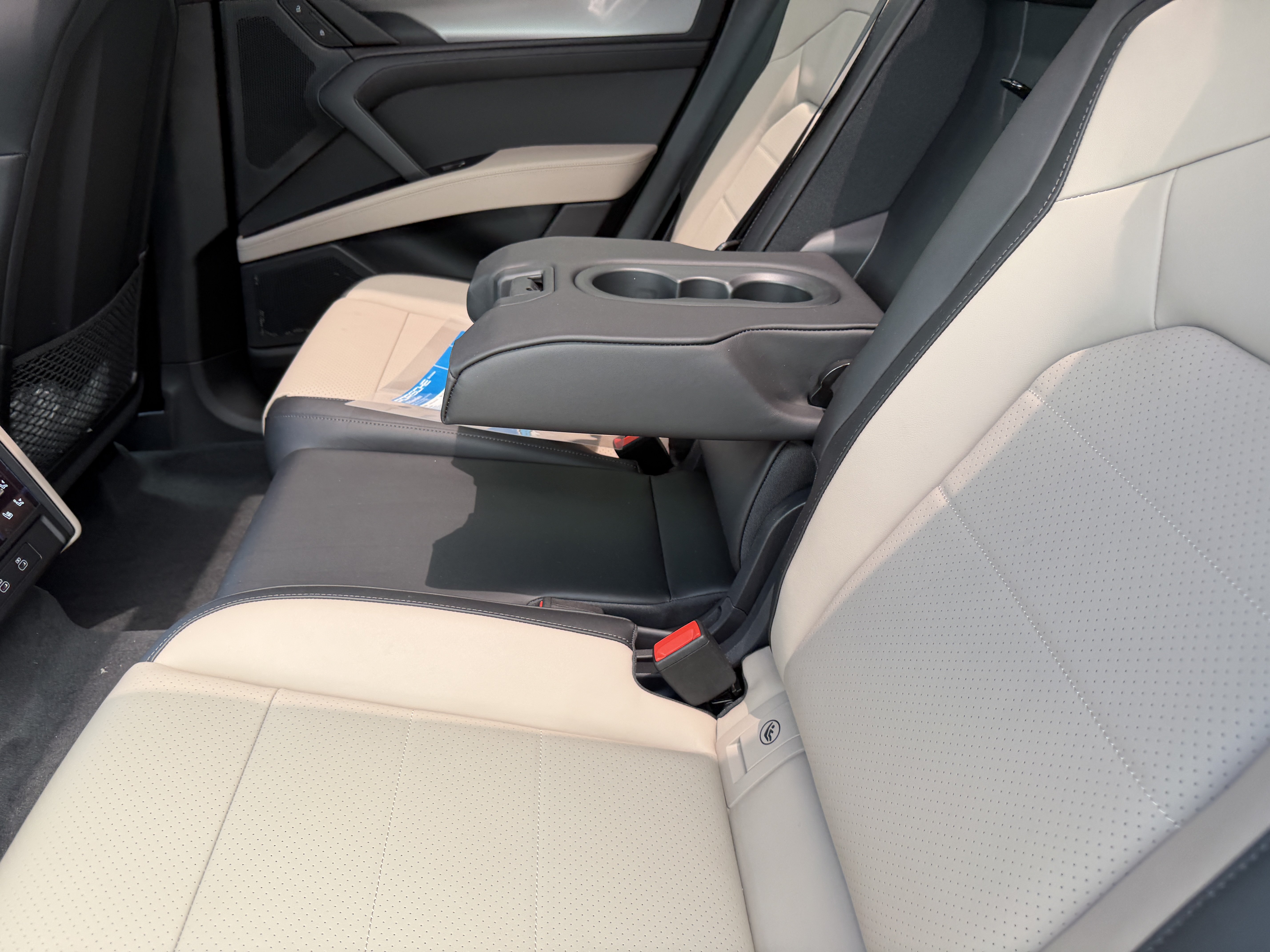 New 2026 Porsche Cayenne Electric AWD/4WD image 19
