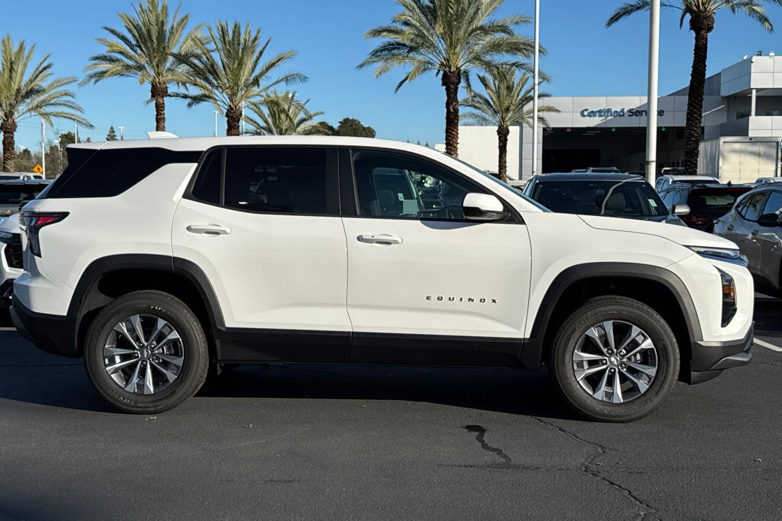 New 2026 Chevrolet Equinox LT image 2