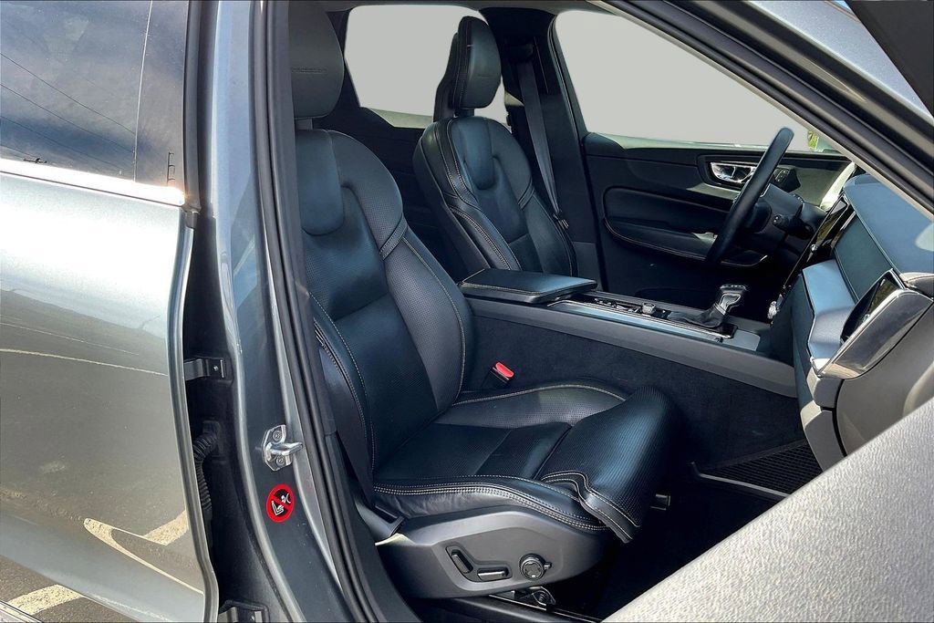 Used 2018 Volvo XC60 T5 Inscription AWD/4WD image 28