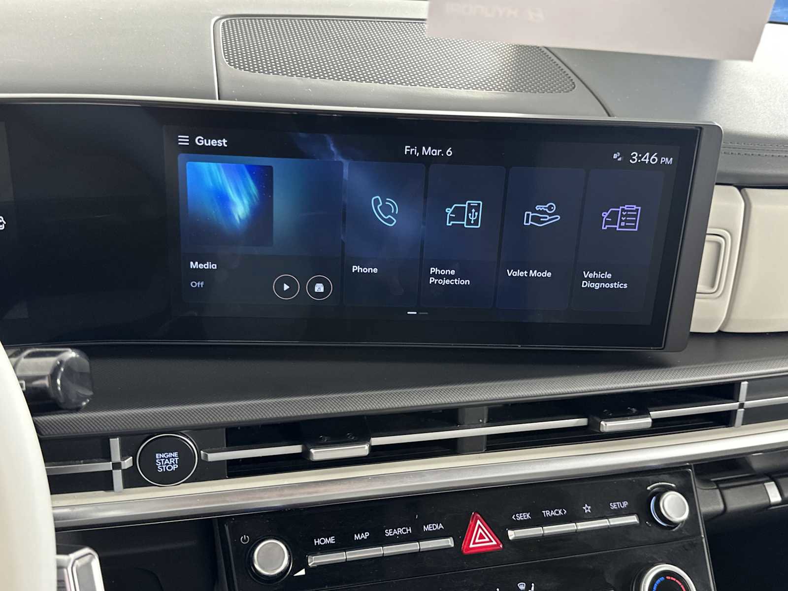 Certified 2025 Hyundai Santa Fe SE image 18