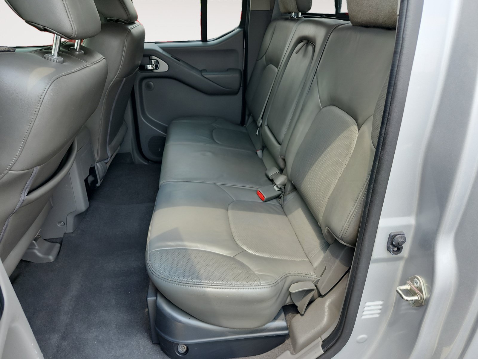 Used 2019 Nissan Frontier SL RWD image 13