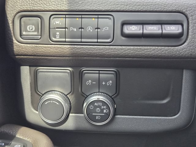 Used 2021 GMC Yukon Denali w/ Advanced Technology Package RWD image 21
