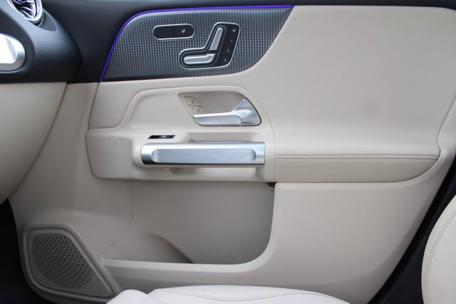 Used 2022 Mercedes-Benz GLB 250 4MATIC w/ Premium Package Lite image 18