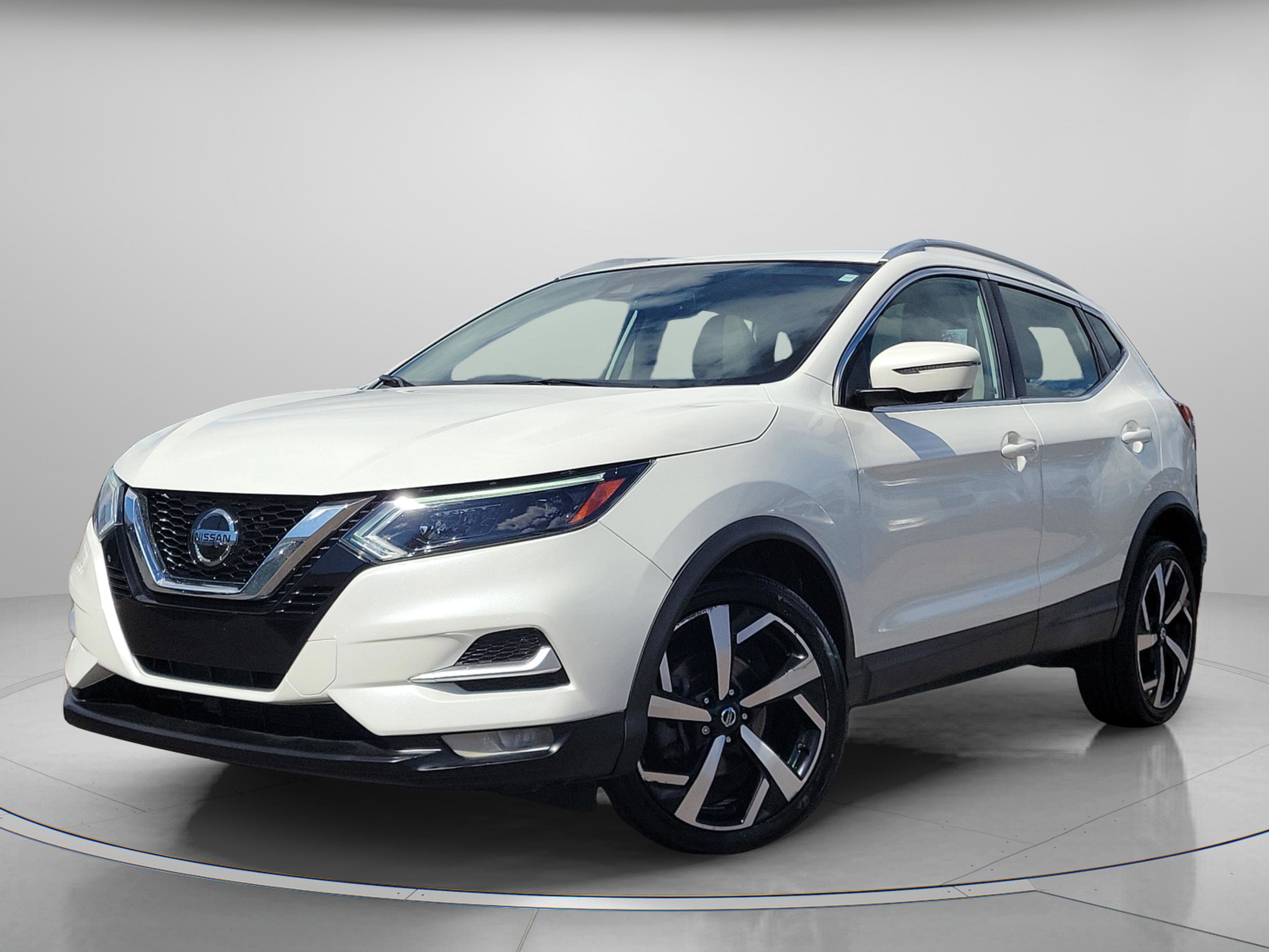 Used 2020 Nissan Rogue Sport SL w/ Premium Package image 2