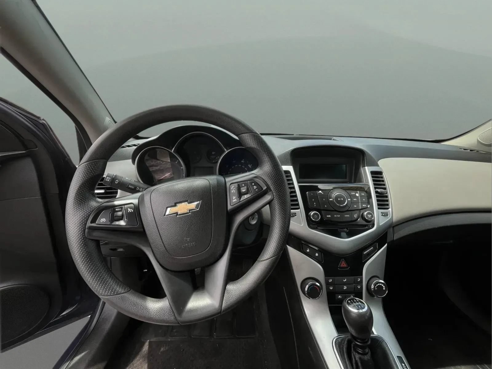 Used 2013 Chevrolet Cruze LS FWD image 8