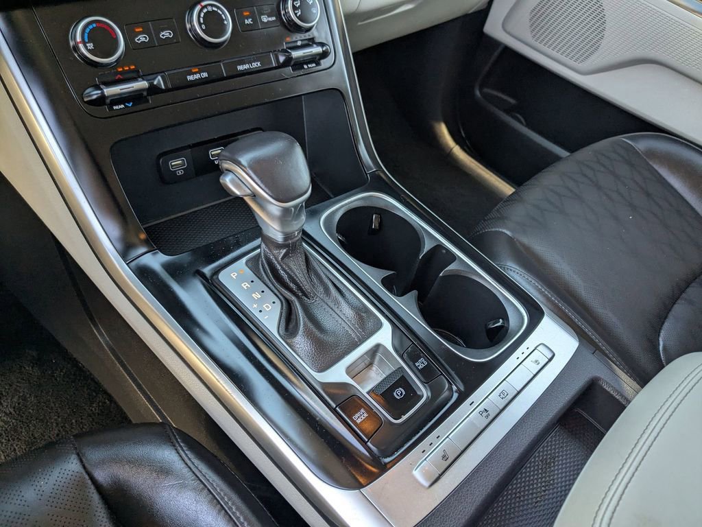 Used 2024 Kia Carnival LX image 20