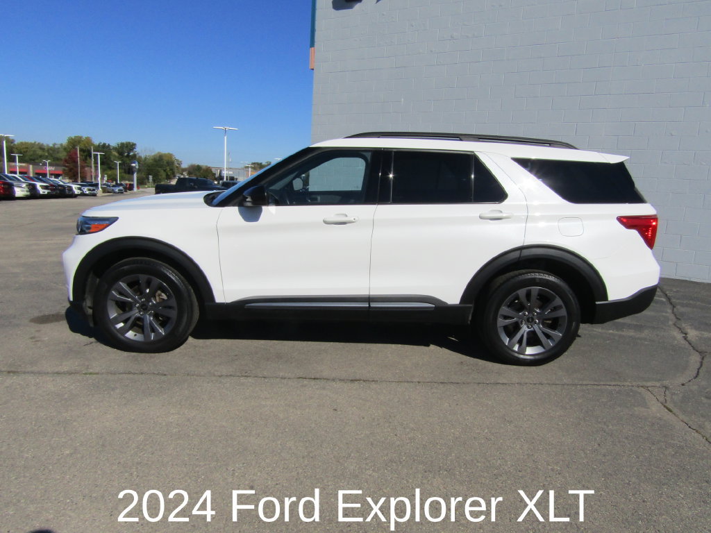 Certified 2024 Ford Explorer XLT w/ Equipment Group 202A AWD/4WD image 2