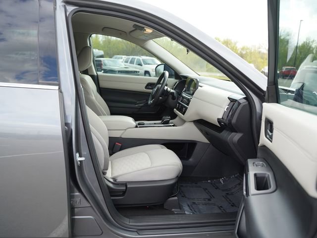 Used 2023 Nissan Pathfinder SV w/ Black Appearance Package image 20