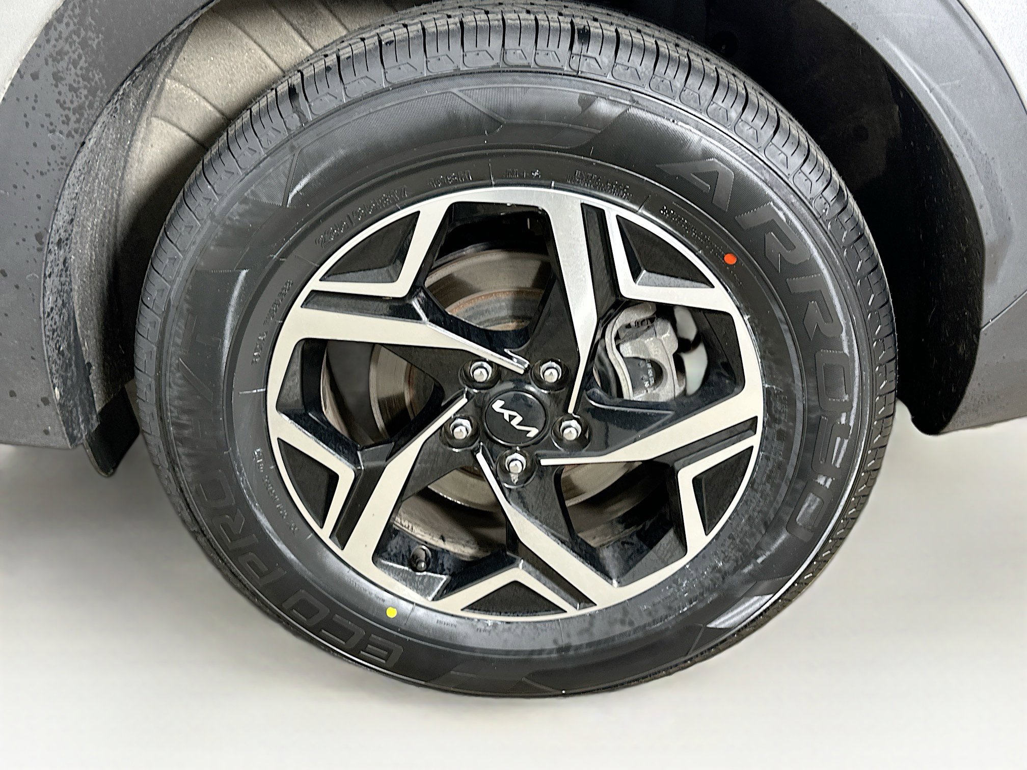 Used 2025 Kia Sportage LX image 11