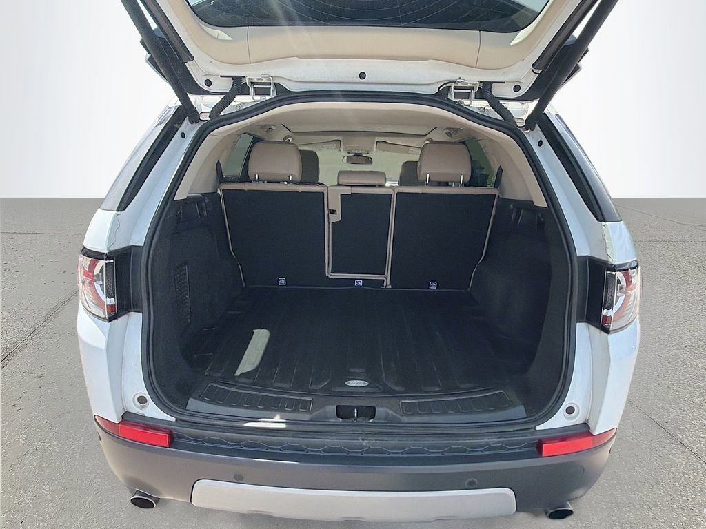 Used 2018 Land Rover Discovery Sport HSE image 12