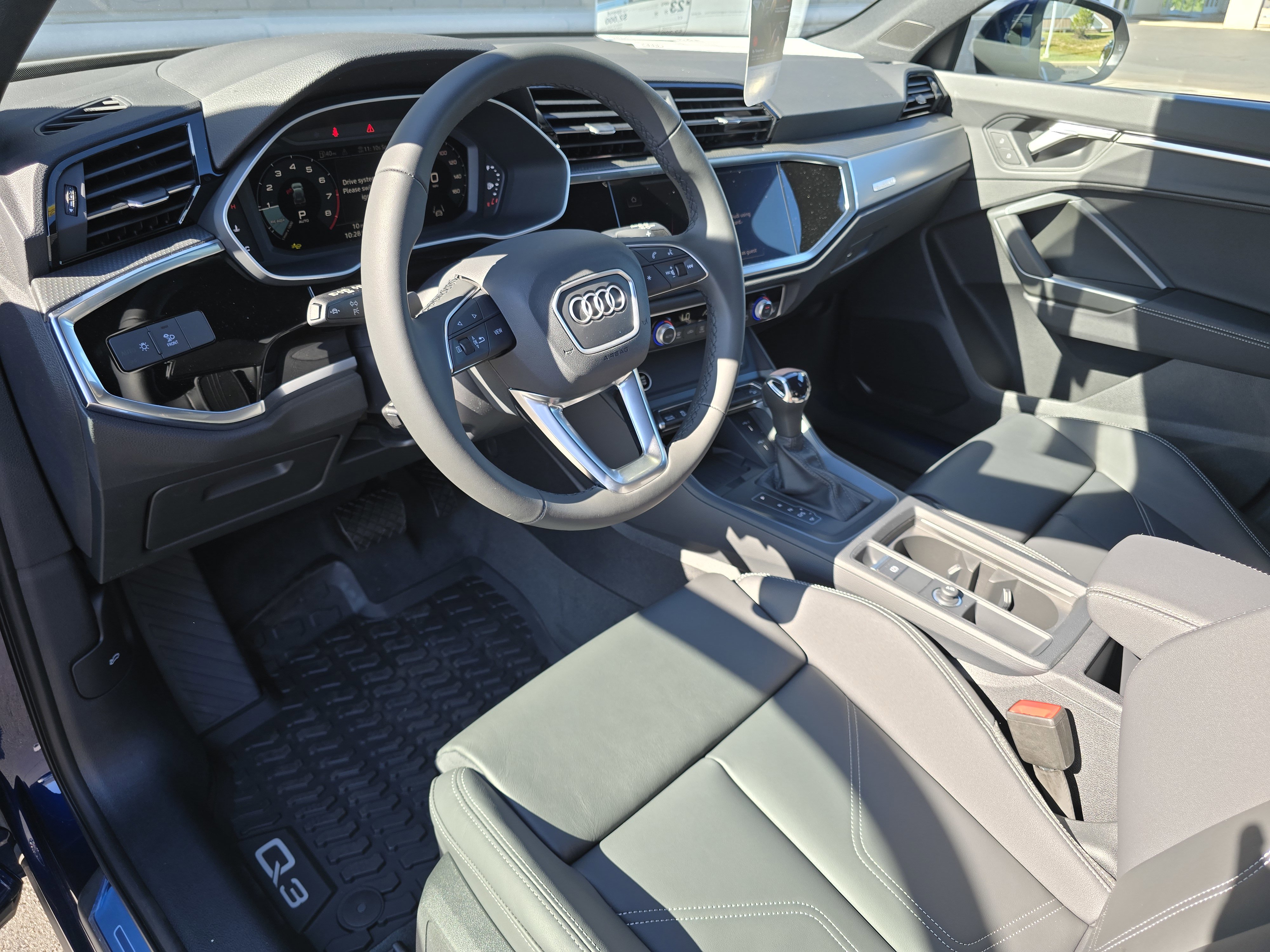 New 2025 Audi Q3 2.0T Premium image 34