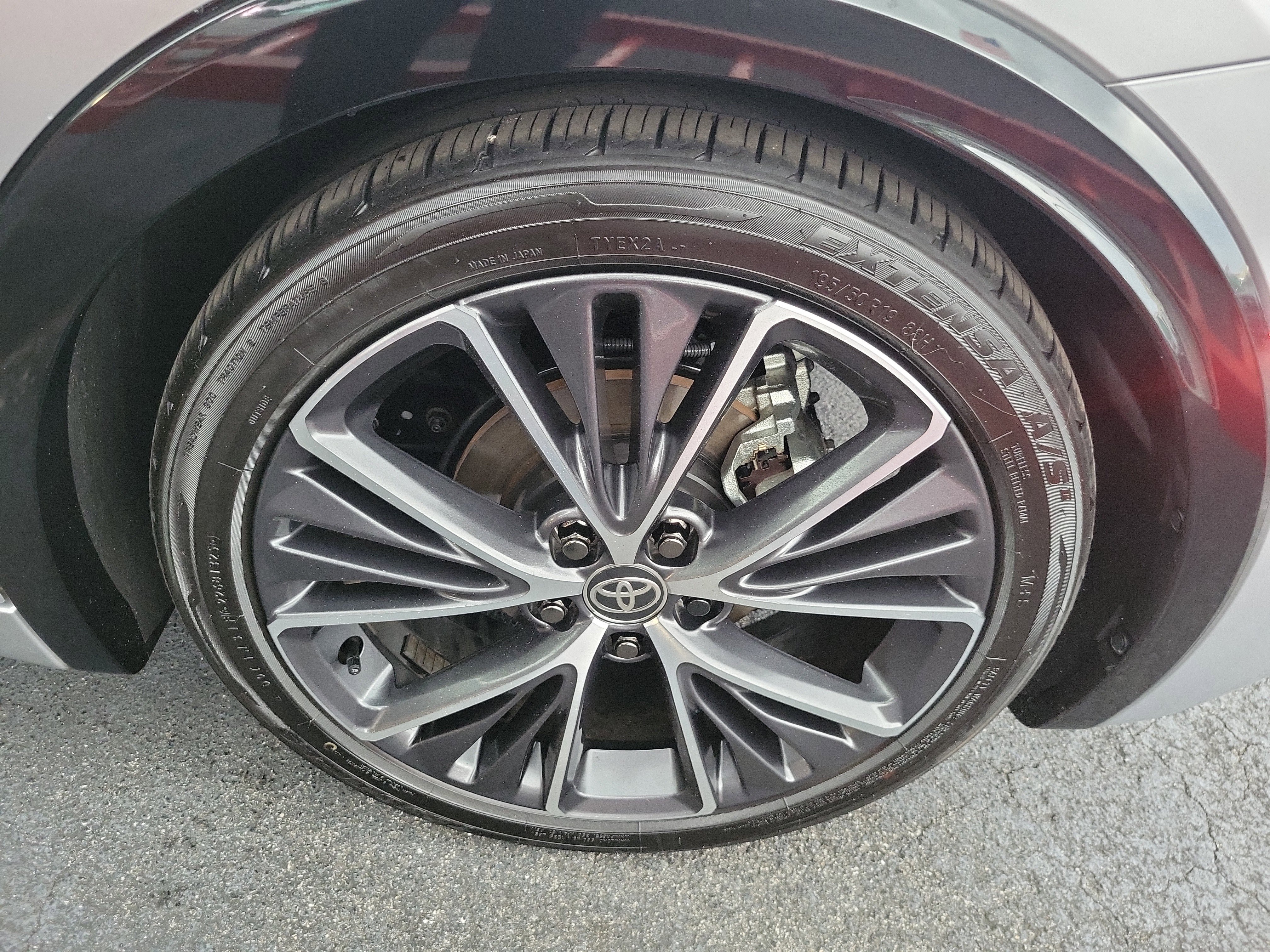 Used 2025 Toyota Prius XLE image 29