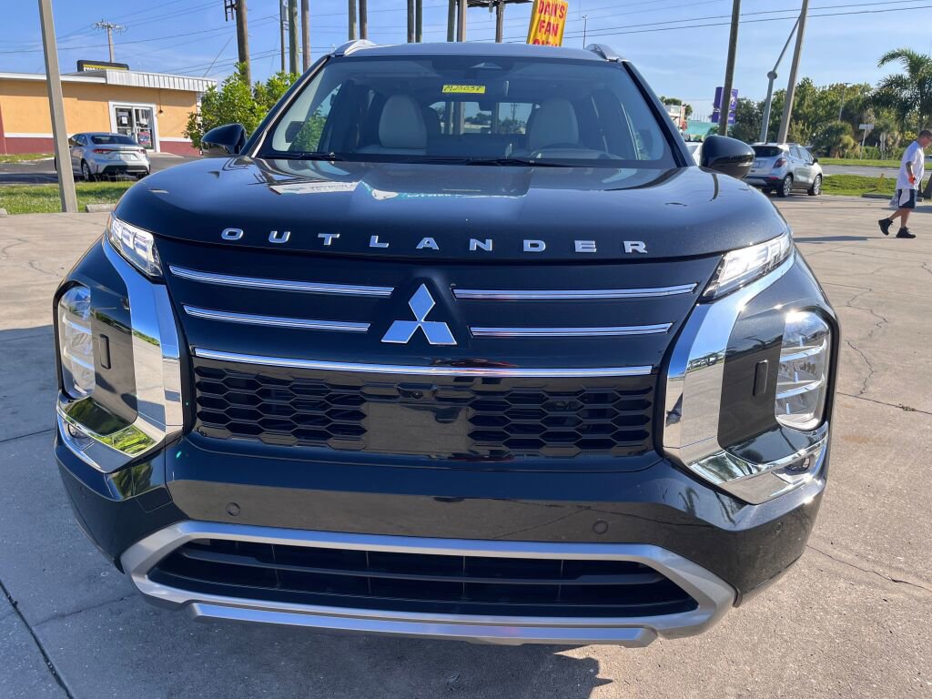 New 2025 Mitsubishi Outlander AWD image 8