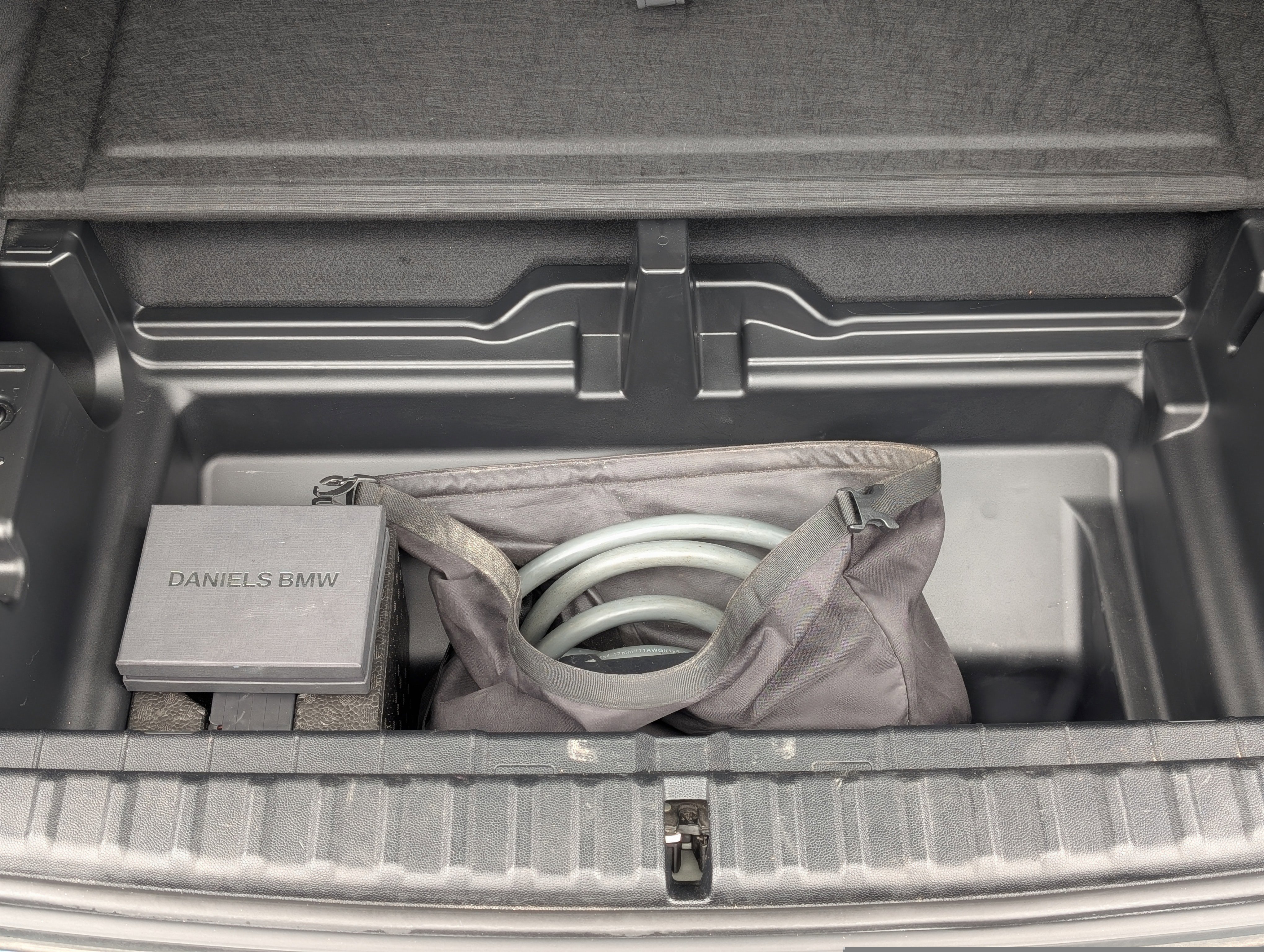 Used 2023 BMW iX xDrive50 w/ Sport Package image 47