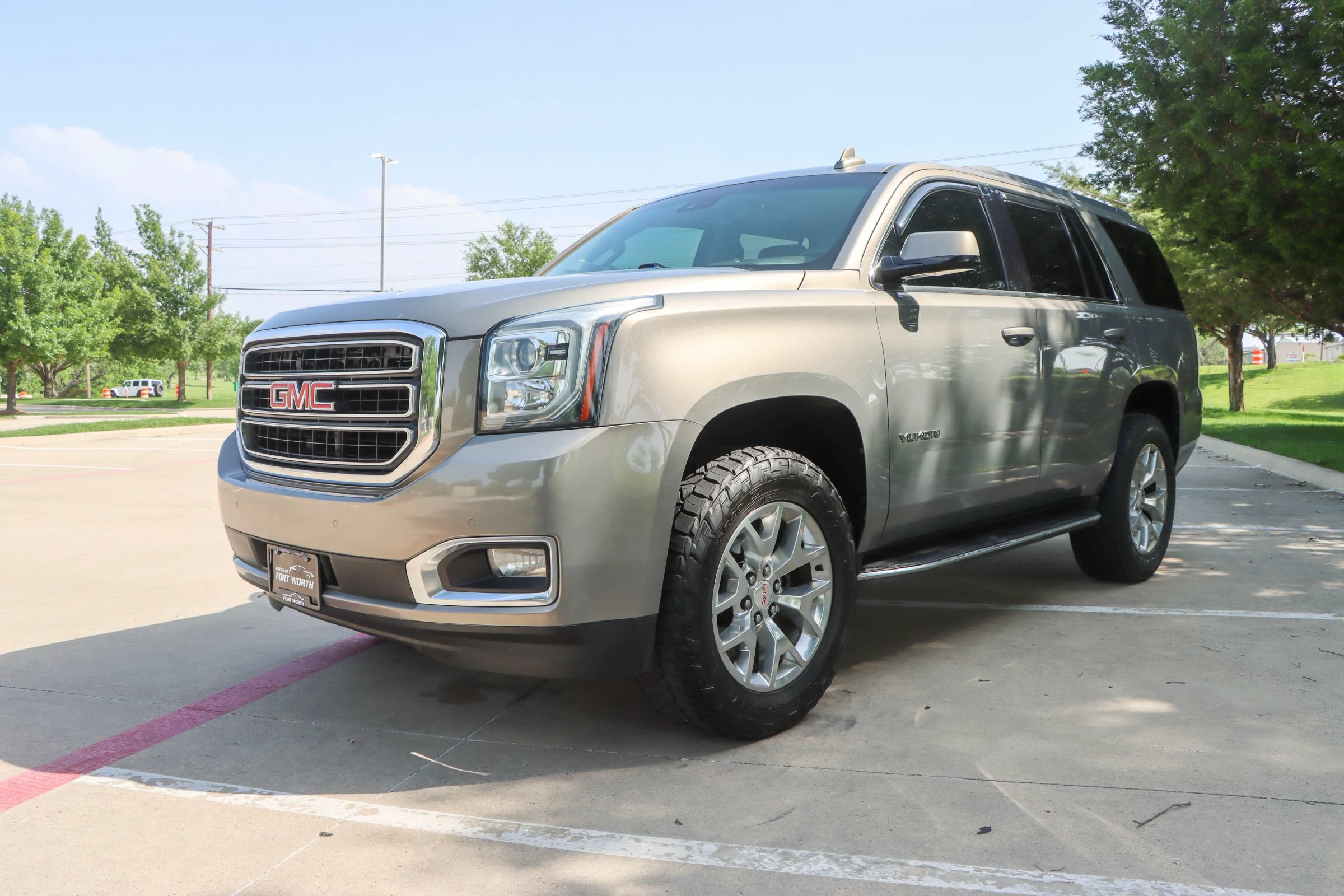 Used 2019 GMC Yukon SLT w/ Open Road Package AWD/4WD image 3