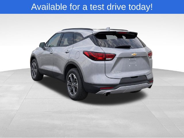 Used 2024 Chevrolet Blazer LT w/ Convenience Package FWD image 3