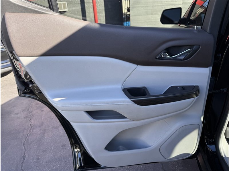 Used 2019 GMC Acadia SLT image 18