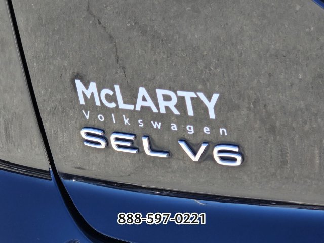 Used 2021 Volkswagen Atlas Cross Sport SEL Premium R-Line AWD/4WD image 17