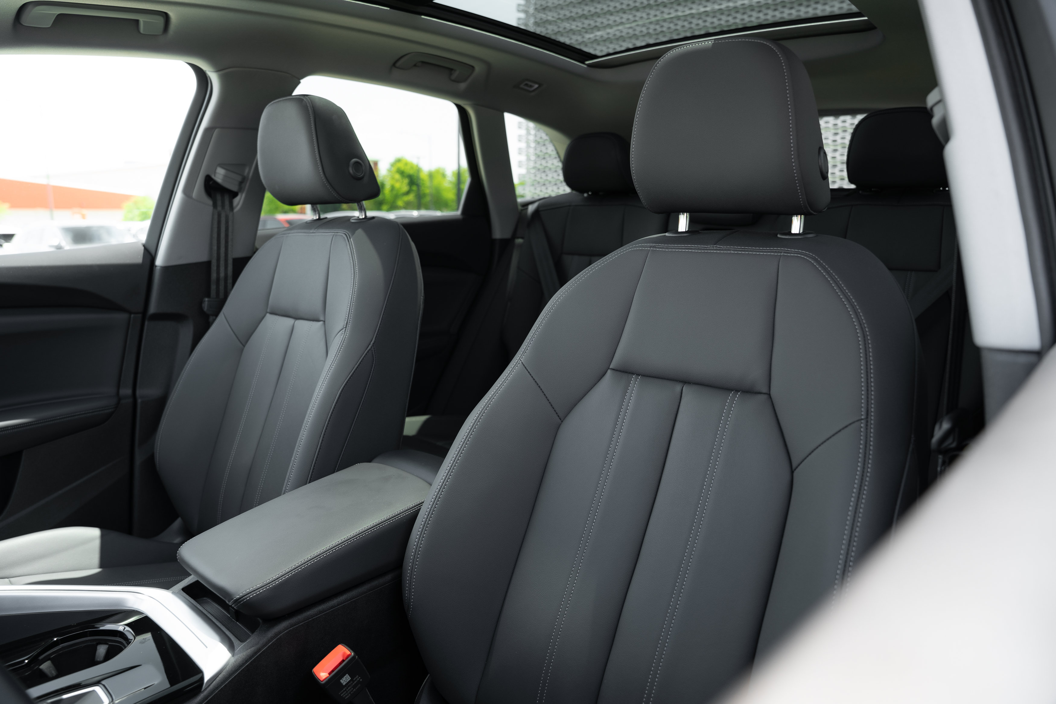 Certified 2025 Audi Q5 Premium w/ Convenience Package AWD/4WD image 19