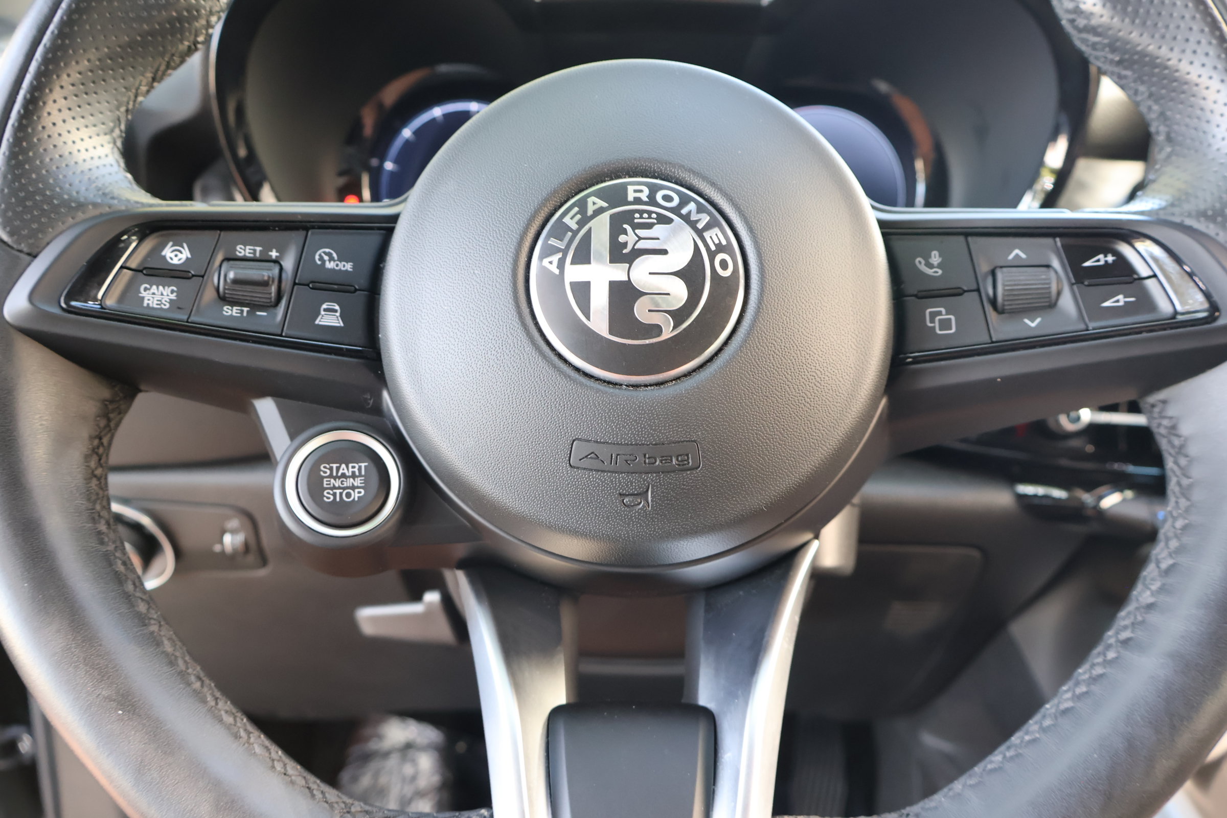 Used 2024 Alfa Romeo Tonale Ti w/ Active Assist Package AWD/4WD image 23