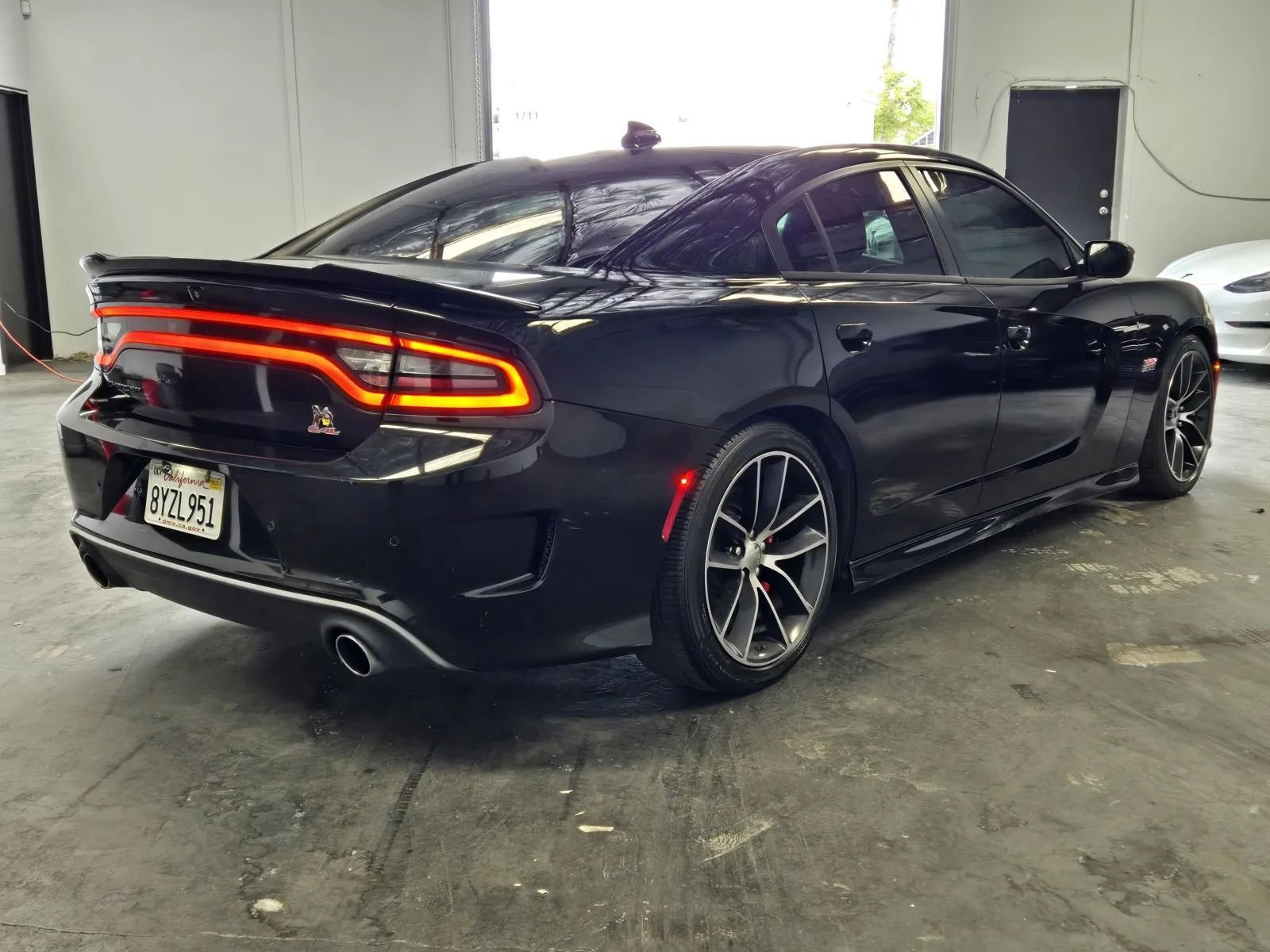 Used 2016 Dodge Charger R/T Scat Pack w/ Beats Audio Group RWD image 4