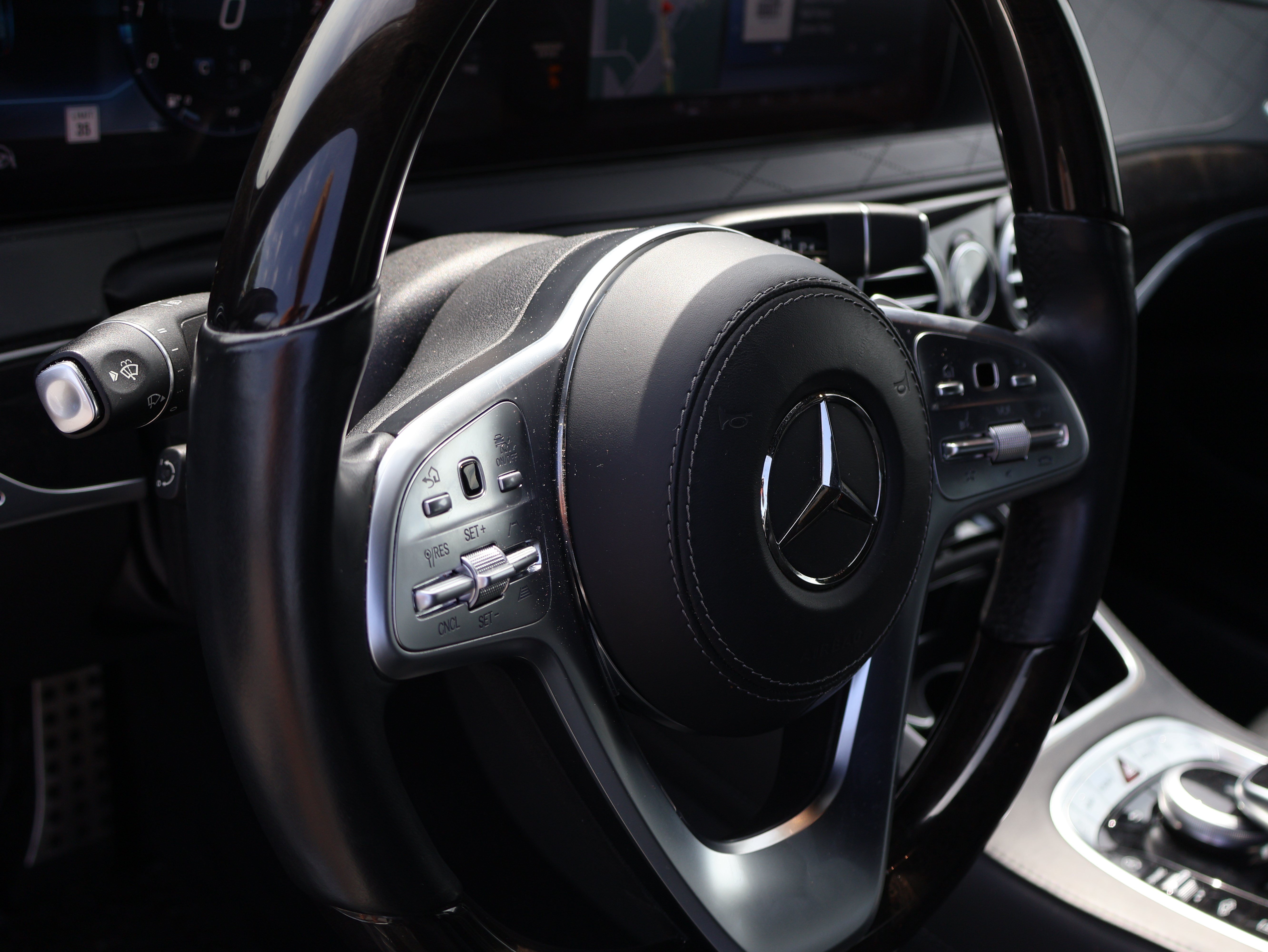 Used 2018 Mercedes-Benz S 560 Sedan w/ AMG Line Exterior image 17