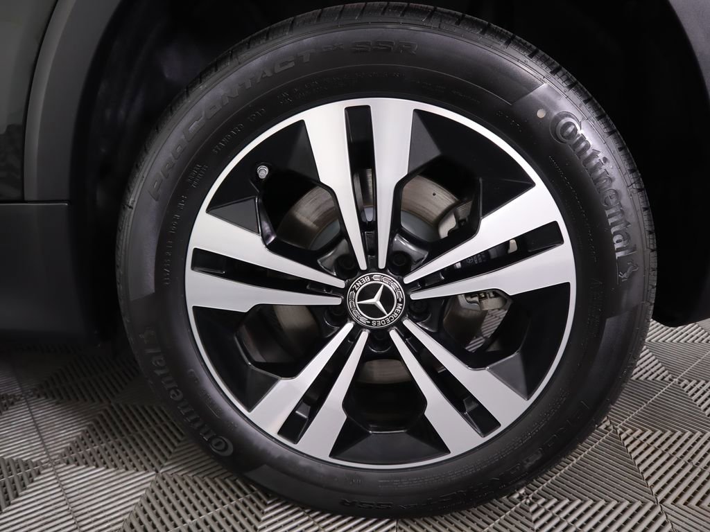 Certified 2025 Mercedes-Benz GLB 250 image 32