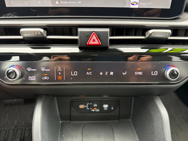 Certified 2026 Kia Sportage SX FWD image 14