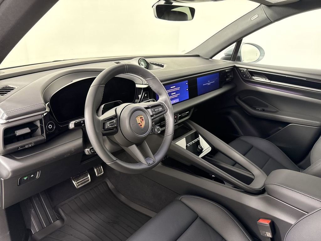 New 2026 Porsche Macan 4 Electric AWD/4WD image 4