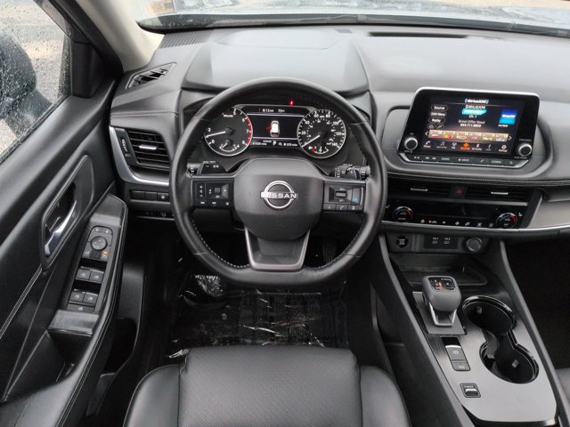 Used 2025 Nissan Rogue SV w/ SV Premium Package FWD image 16