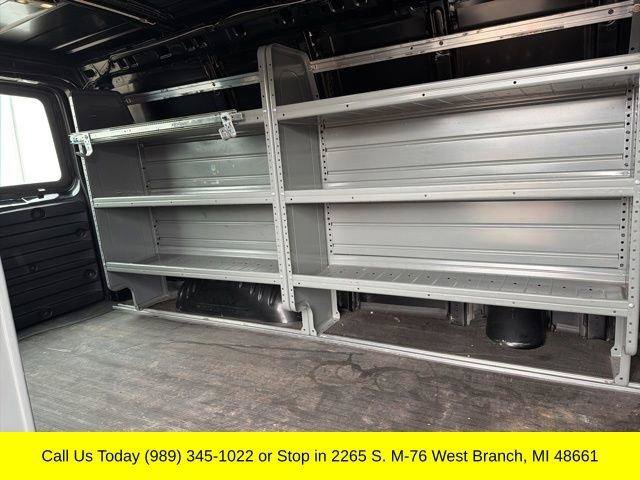 Used 2022 GMC Savana 2500 w/ Communications Package RWD image 34
