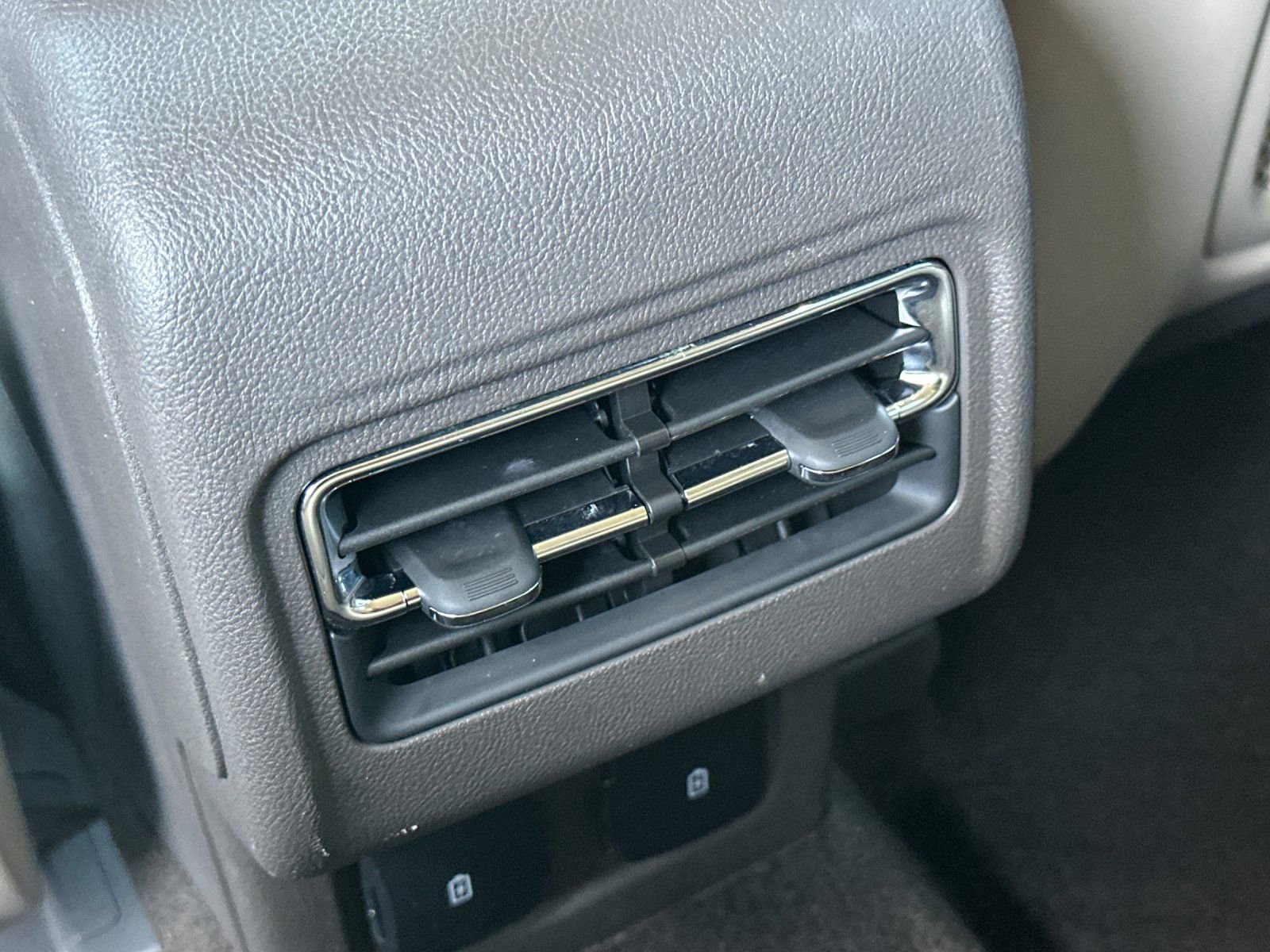 Used 2023 Lincoln Corsair Reserve image 15