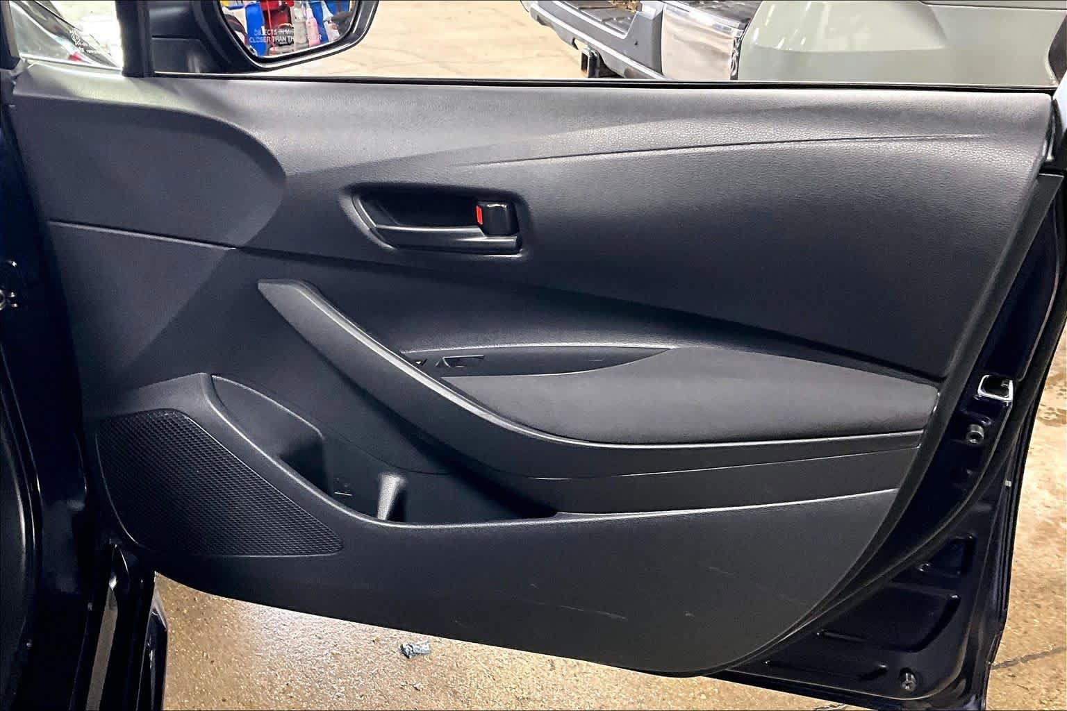 Used 2023 Toyota Corolla LE w/ Carpet Mat Package (TMS) FWD image 21