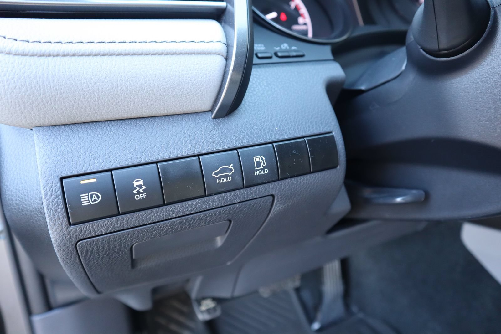 Used 2024 Toyota Camry SE FWD image 11