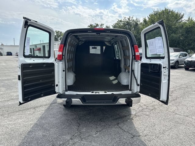 Used 2025 GMC Savana 2500 w/ Driver Convenience Package RWD image 21