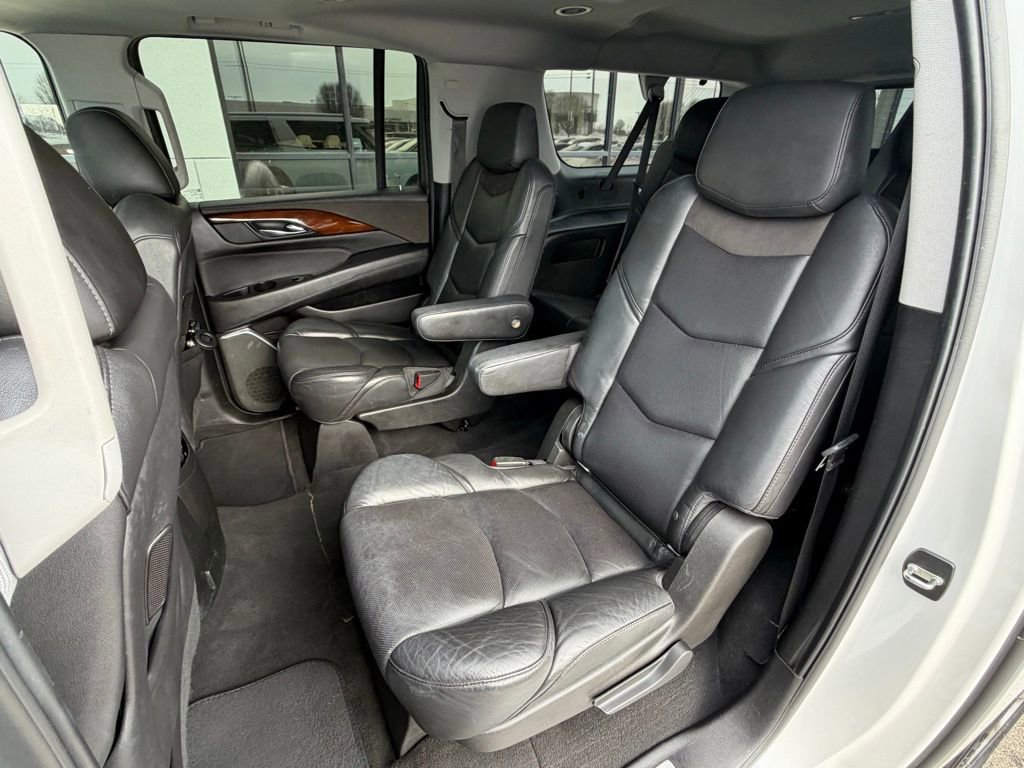 Used 2018 Cadillac Escalade ESV Premium Luxury image 21