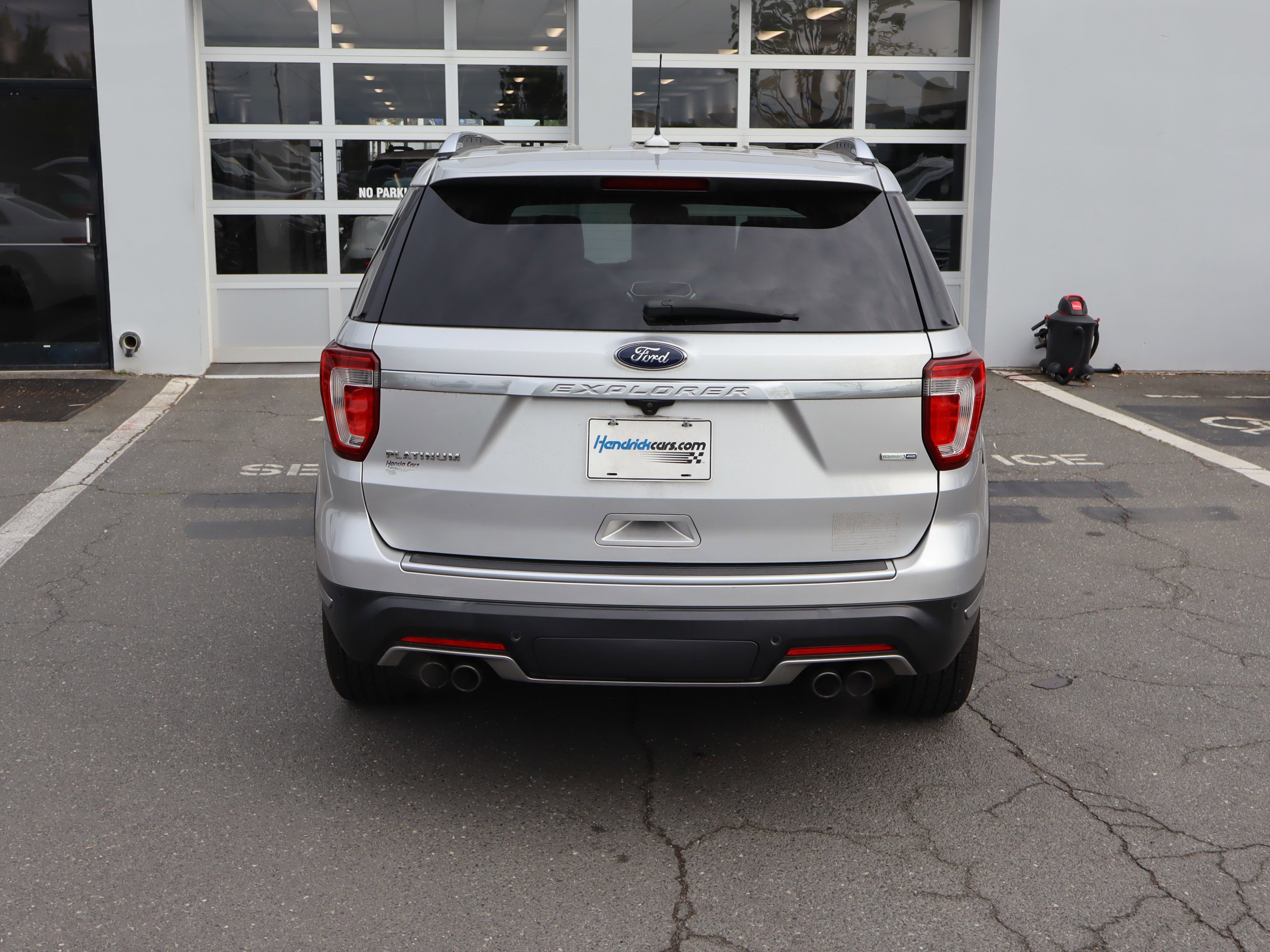 Used 2019 Ford Explorer Platinum AWD/4WD image 9