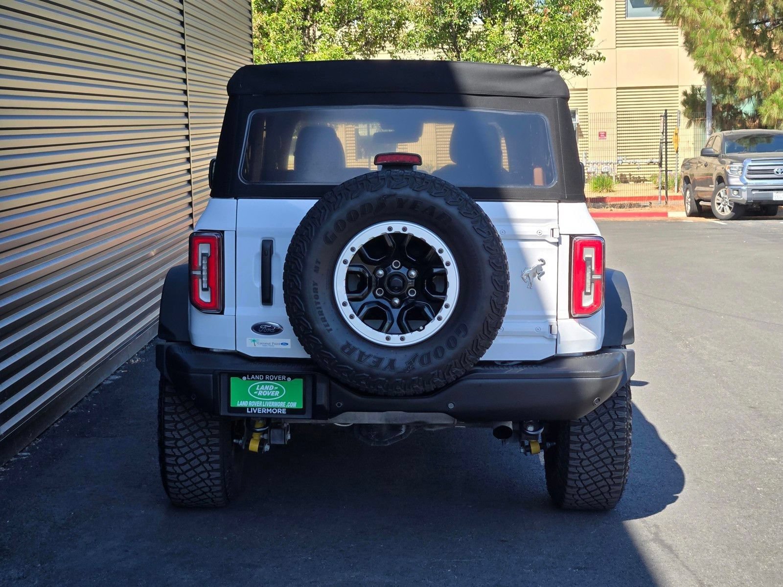 Used 2023 Ford Bronco Badlands w/ Sasquatch Package AWD/4WD image 6