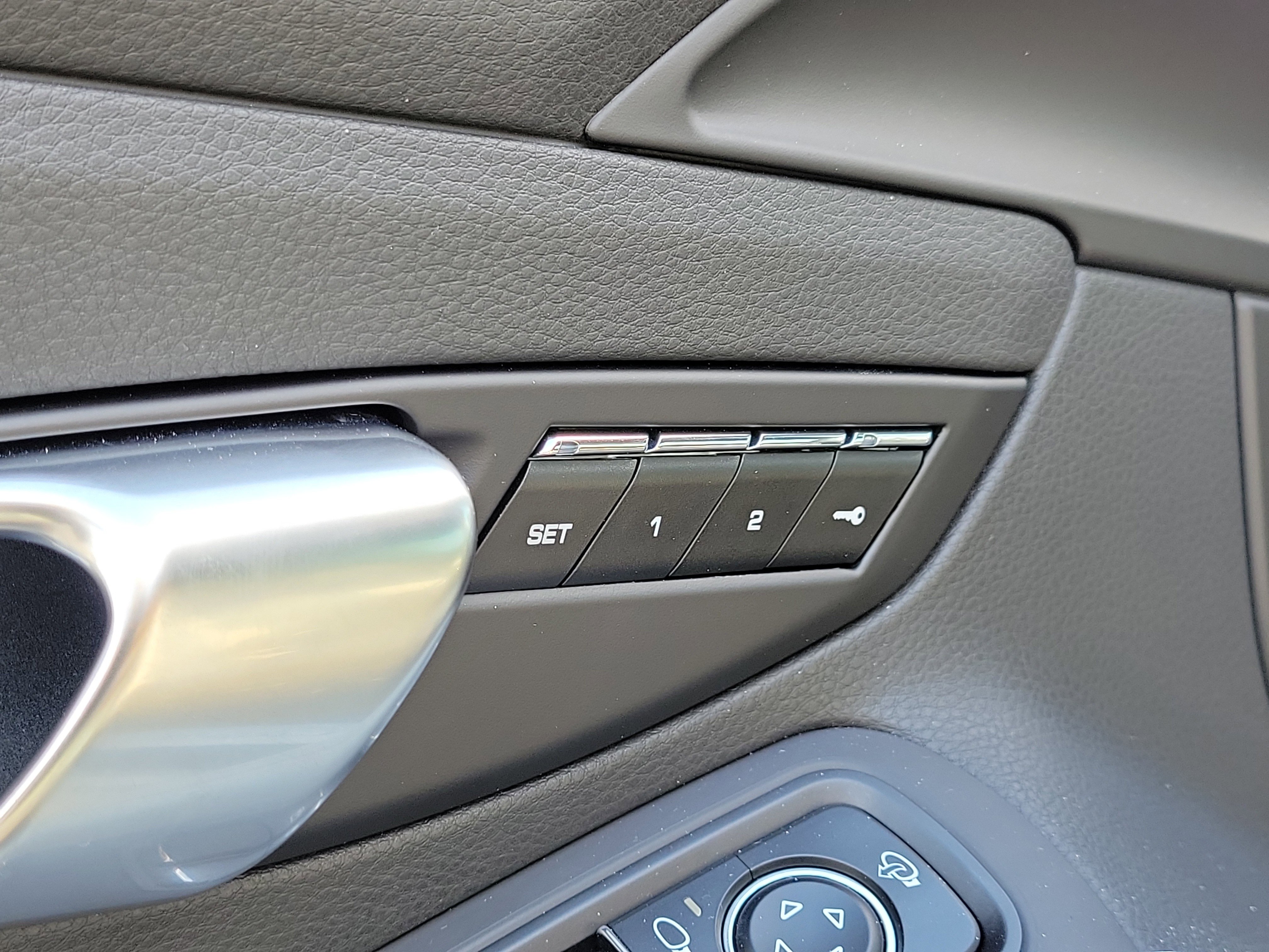 Used 2025 Porsche 718 Cayman RWD image 11