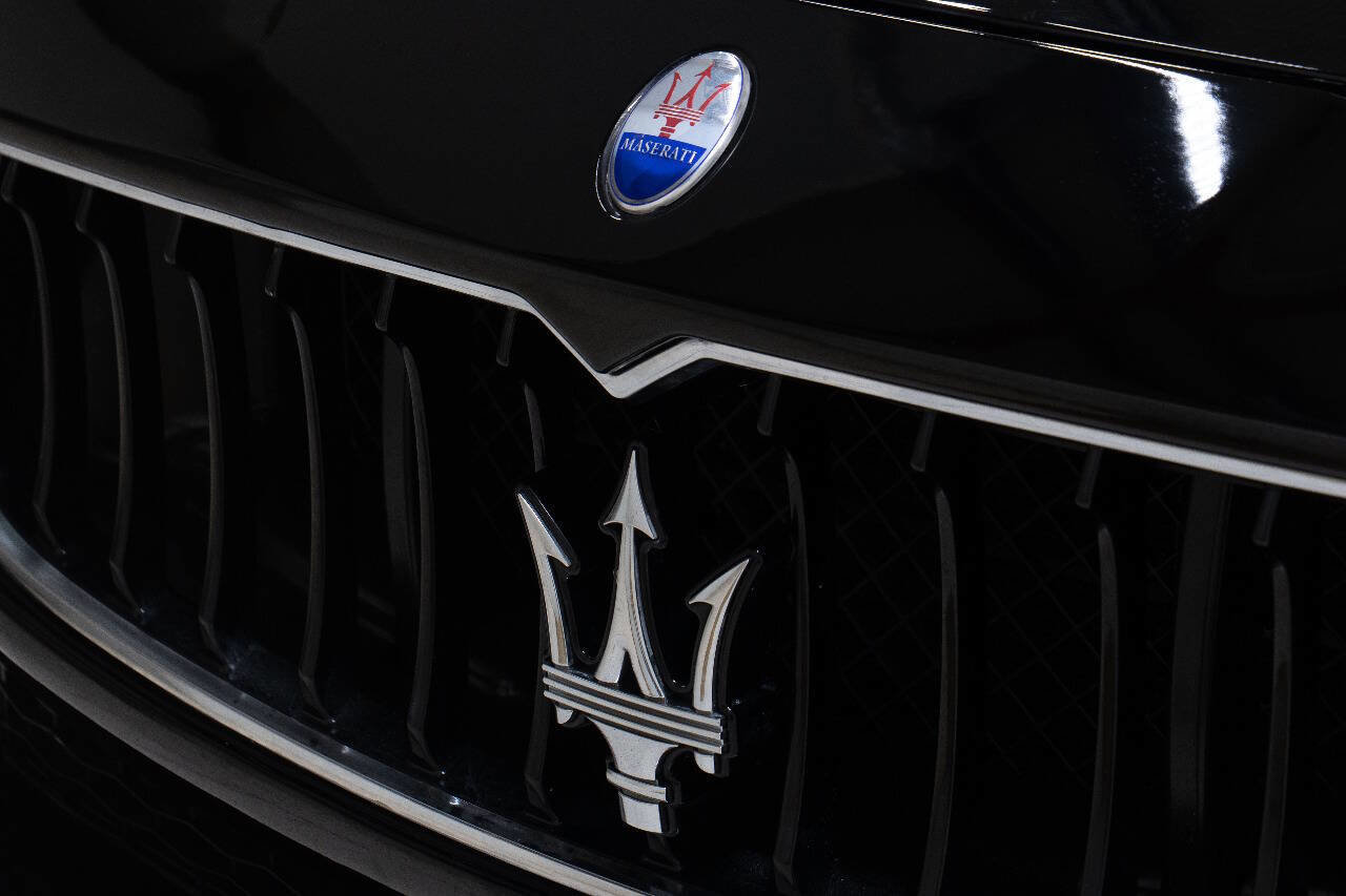Used 2017 Maserati Ghibli image 11