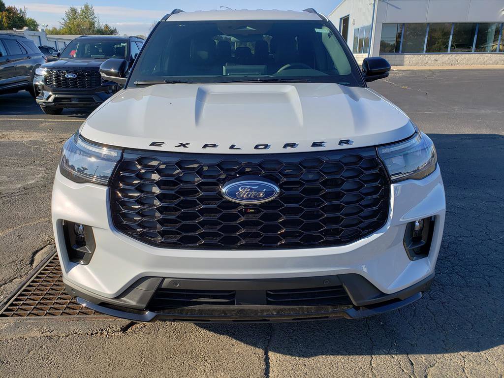 New 2026 Ford Explorer ST-Line image 2