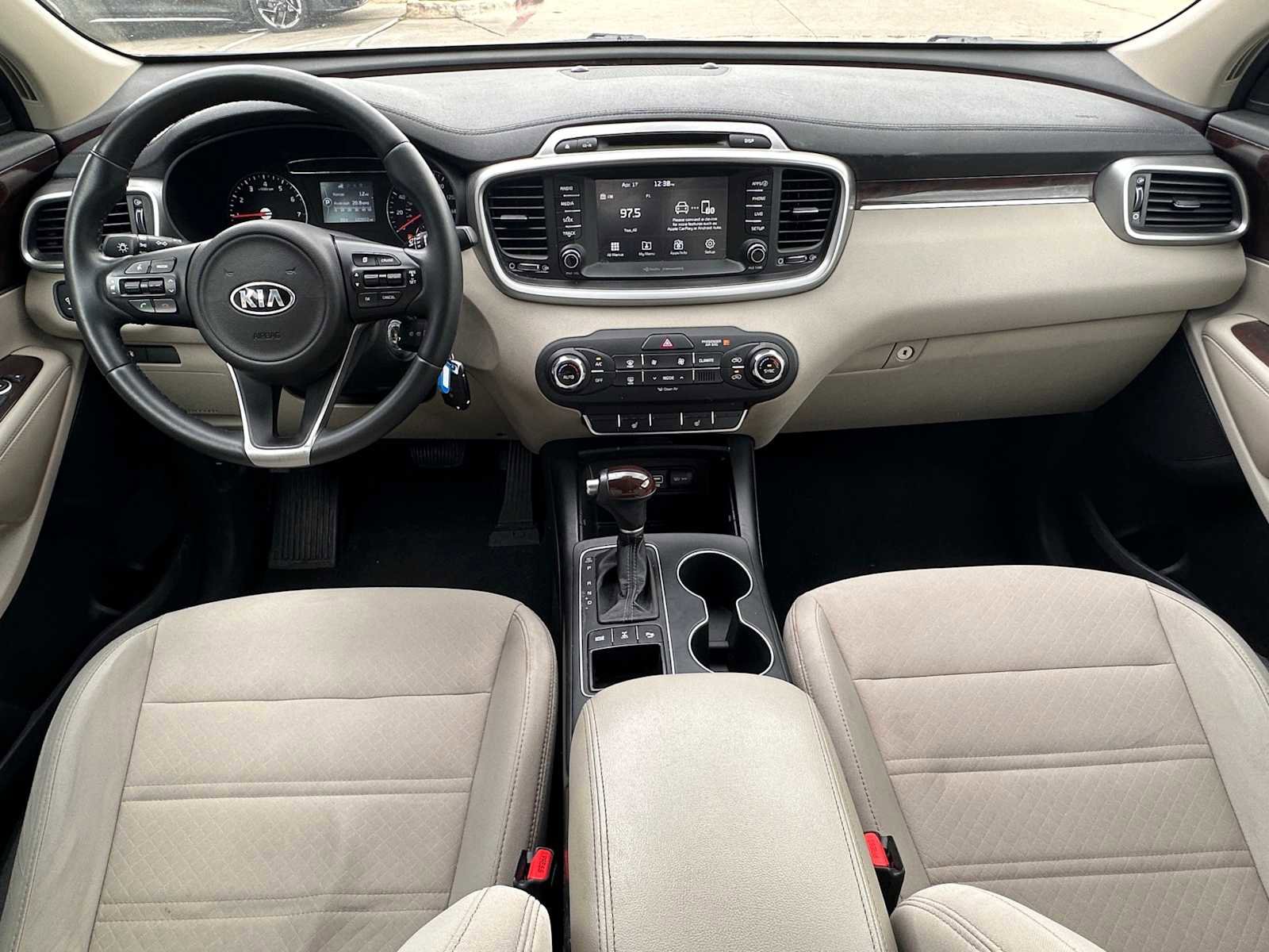 Used 2017 Kia Sorento LX w/ LX Convenience Package image 22