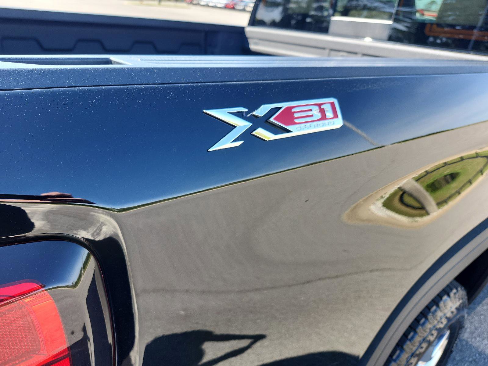 Certified 2024 GMC Sierra 1500 SLT w/ SLT Premium Package image 5