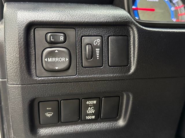 Used 2019 Toyota 4Runner SR5 AWD/4WD image 18