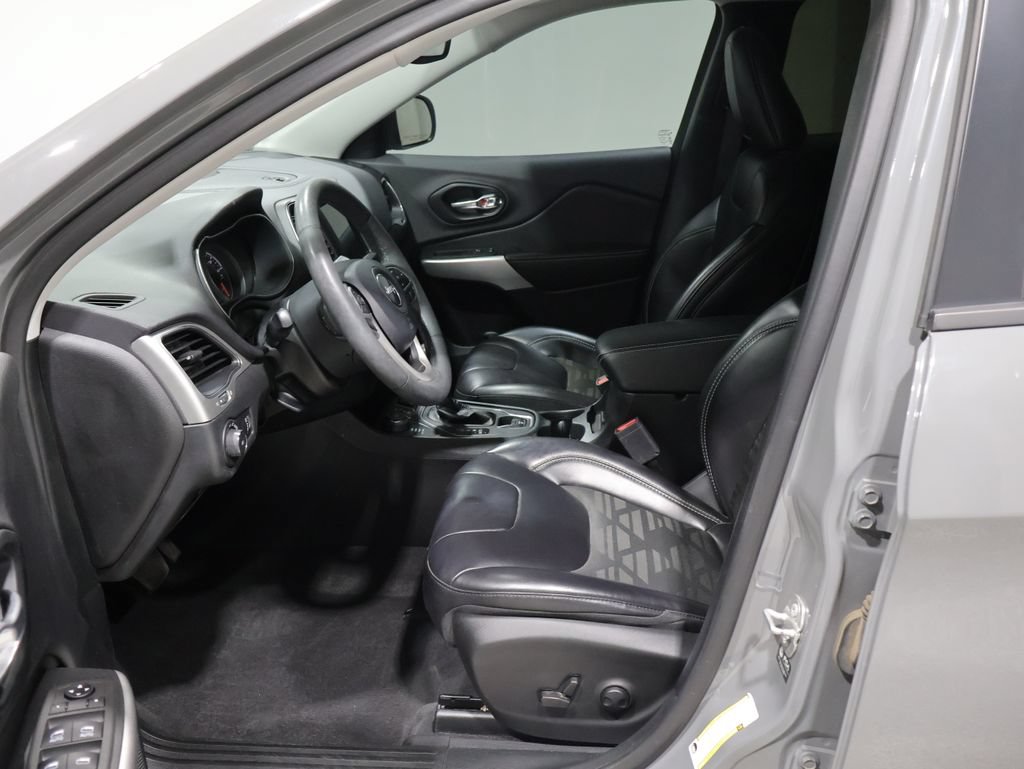 Certified 2022 Jeep Cherokee Latitude AWD/4WD image 11