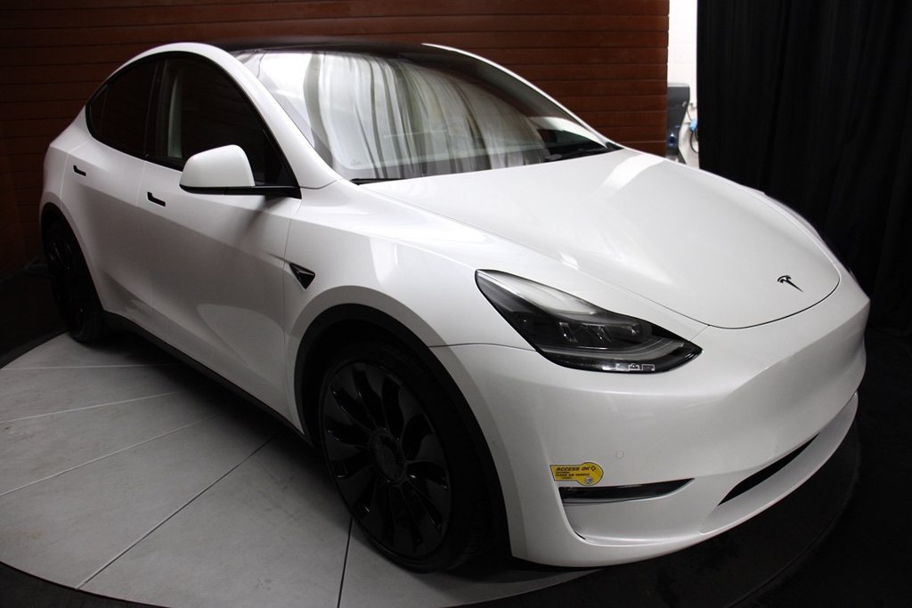 Used 2022 Tesla Model Y Performance AWD/4WD image 26
